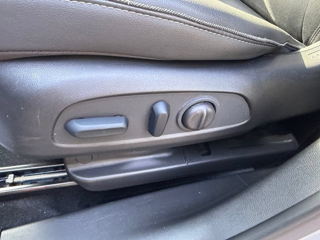 Used 2023 Buick Encore GX Select FWD image 23