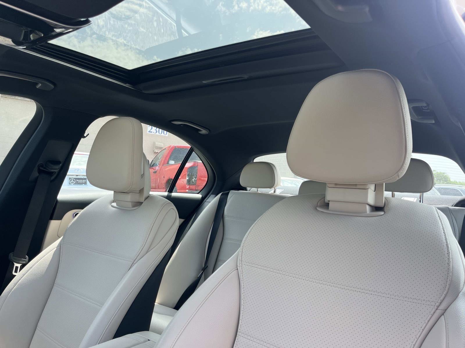 Used 2022 Mercedes-Benz C 300 Sedan image 23