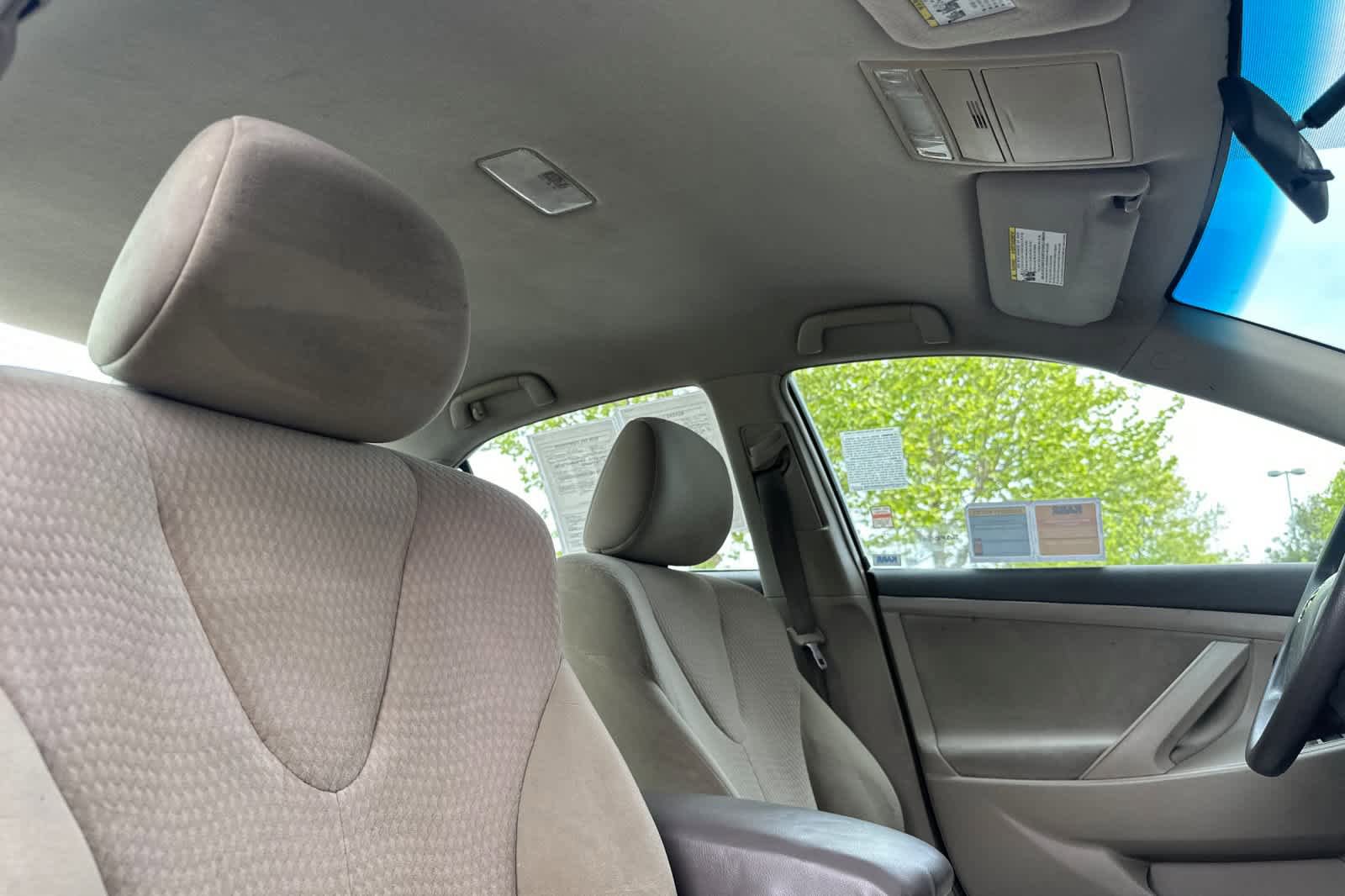 Used 2011 Toyota Camry LE image 17