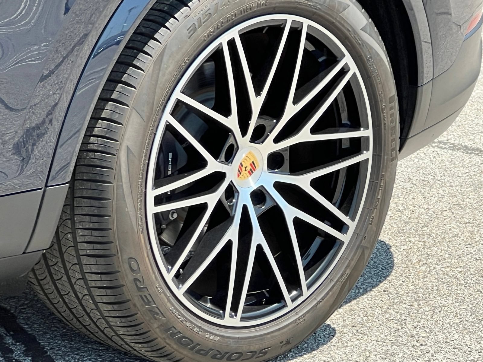 Certified 2024 Porsche Cayenne Coupe AWD/4WD image 14