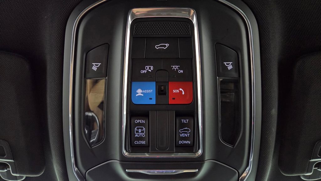 Used 2023 Jeep Grand Cherokee L Laredo AWD/4WD image 29