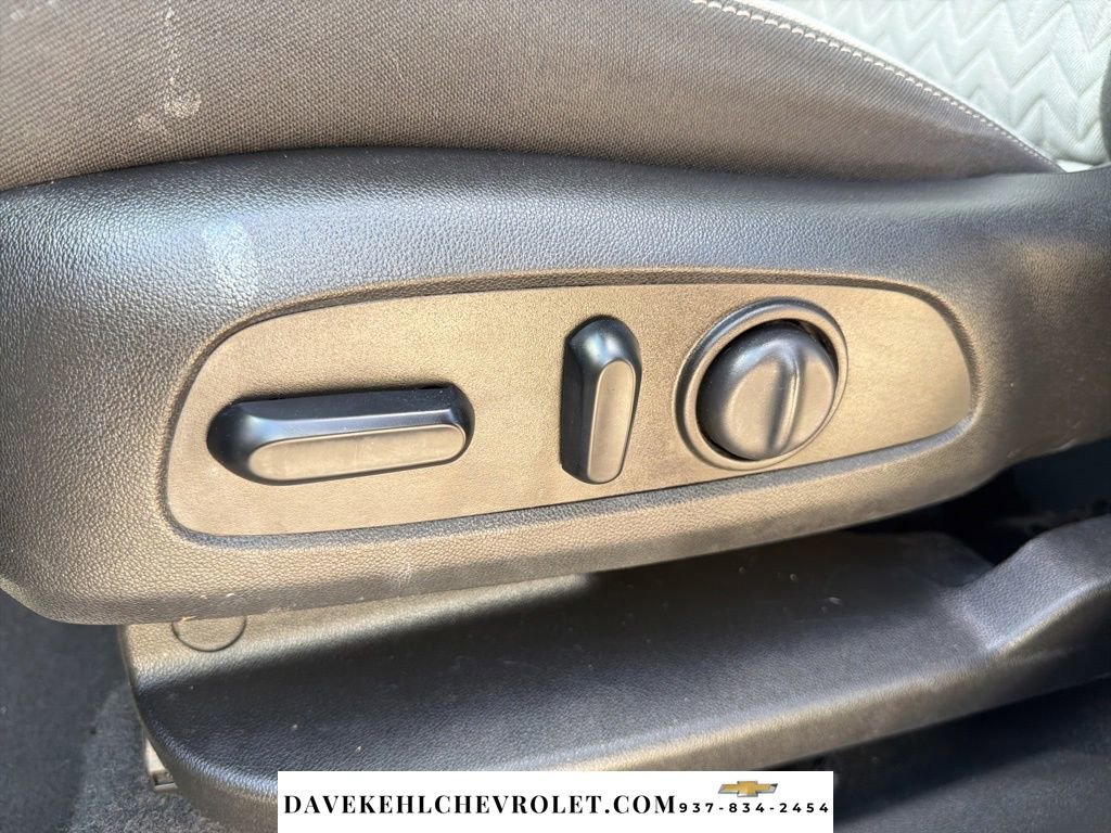 Used 2022 Chevrolet Equinox LS w/ LS Convenience Package FWD image 12