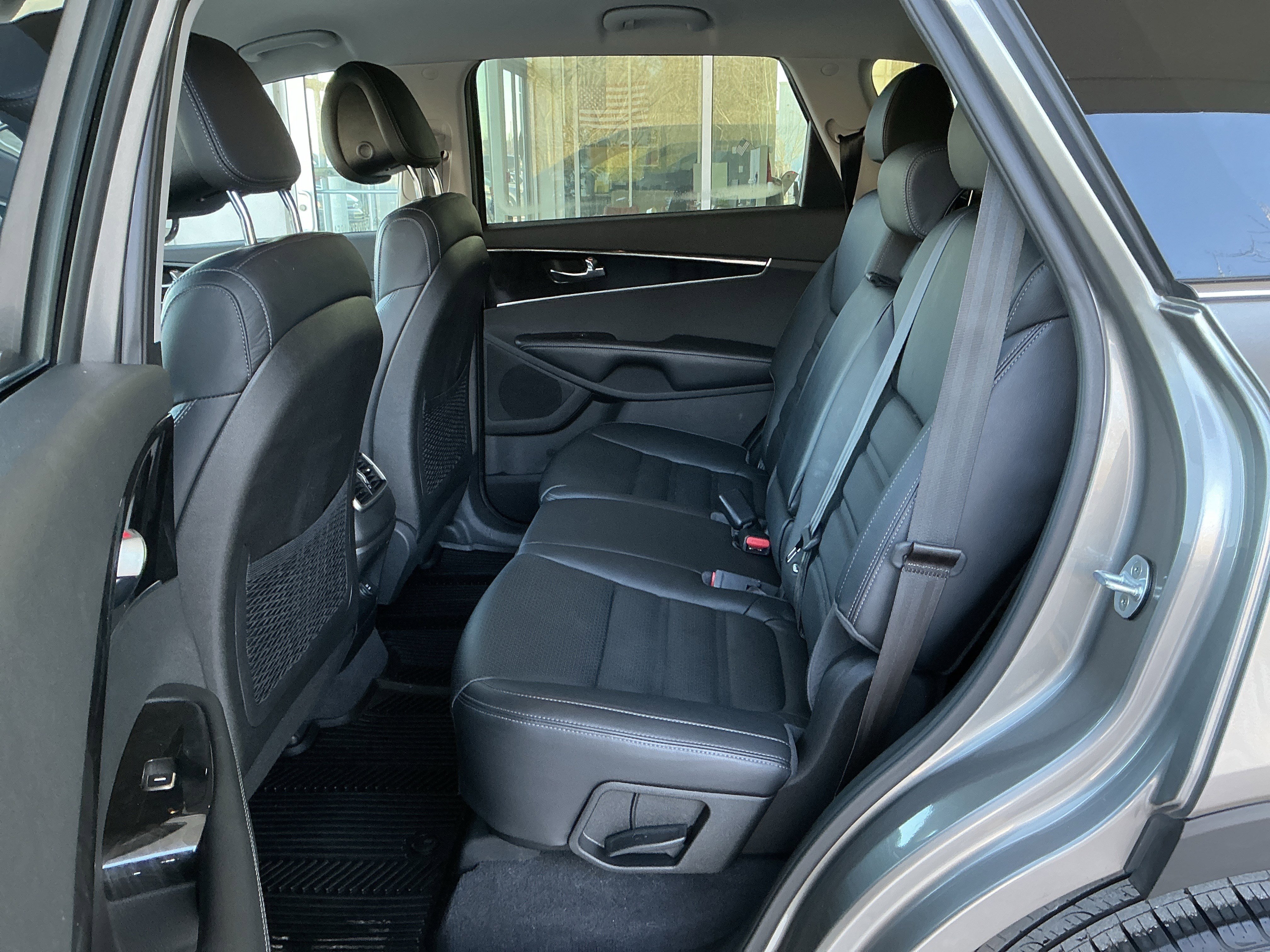 Used 2016 Kia Sorento EX image 18