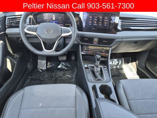 Used 2025 Volkswagen Jetta SE image 22