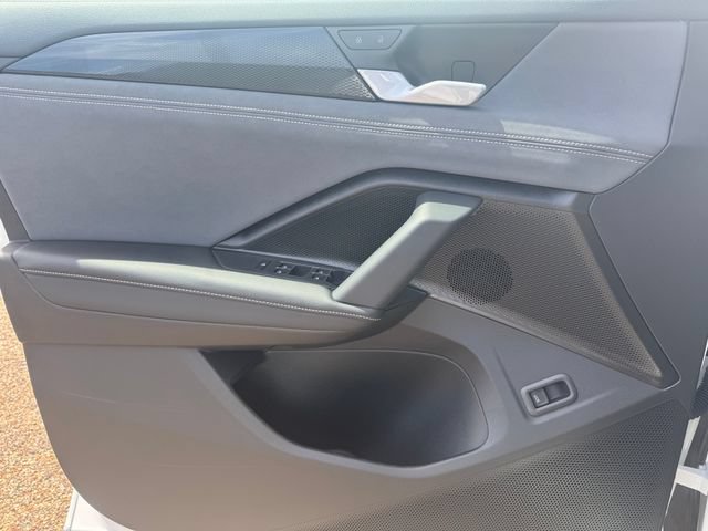 New 2026 Volkswagen Tiguan SE FWD image 11