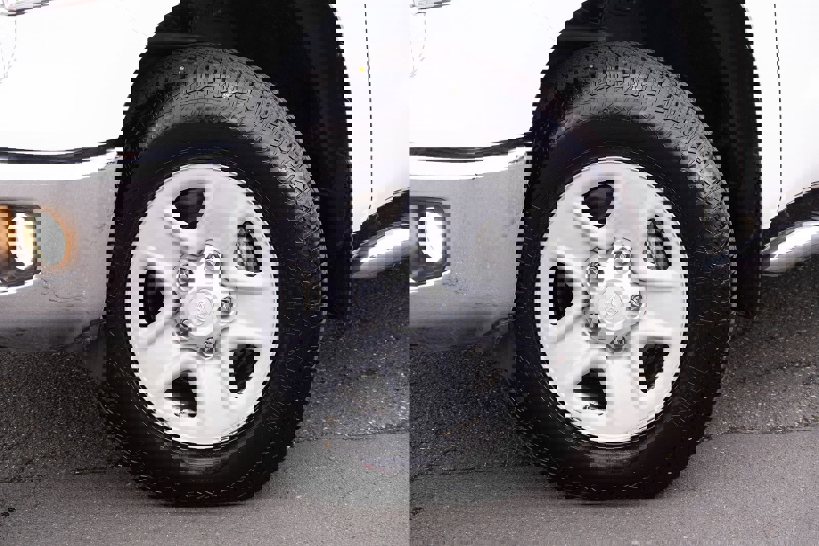 Used 2017 Toyota Tundra SR5 w/ SR5 Upgrade Package image 19