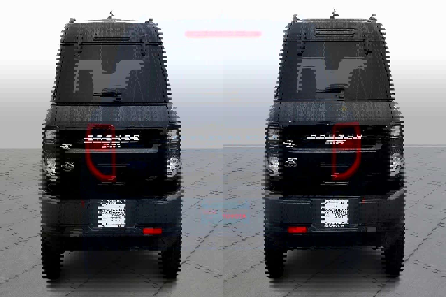 Used 2021 Ford Bronco Sport Outer Banks w/ Outer Banks Package (96D) image 4