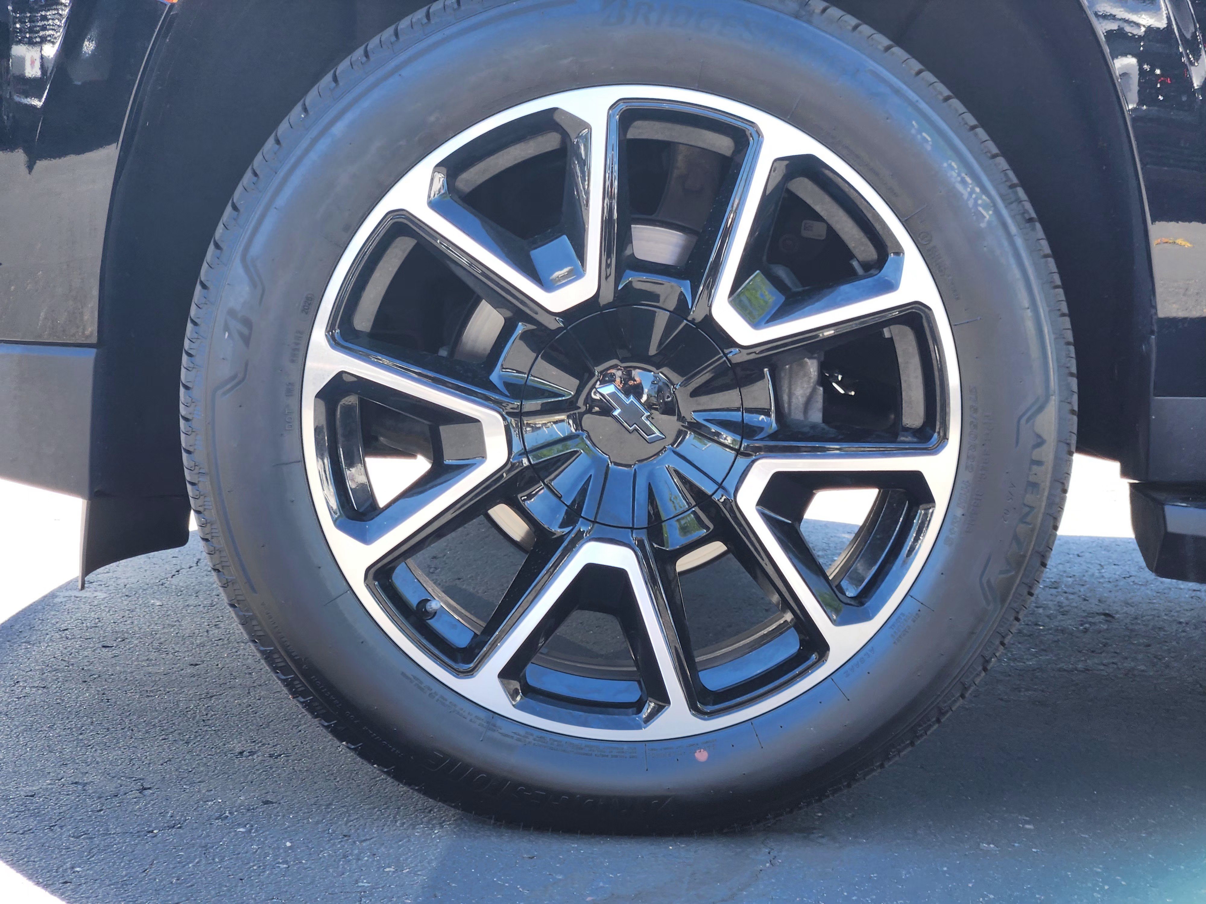 Used 2021 Chevrolet Suburban RST w/ Luxury Package AWD/4WD image 21