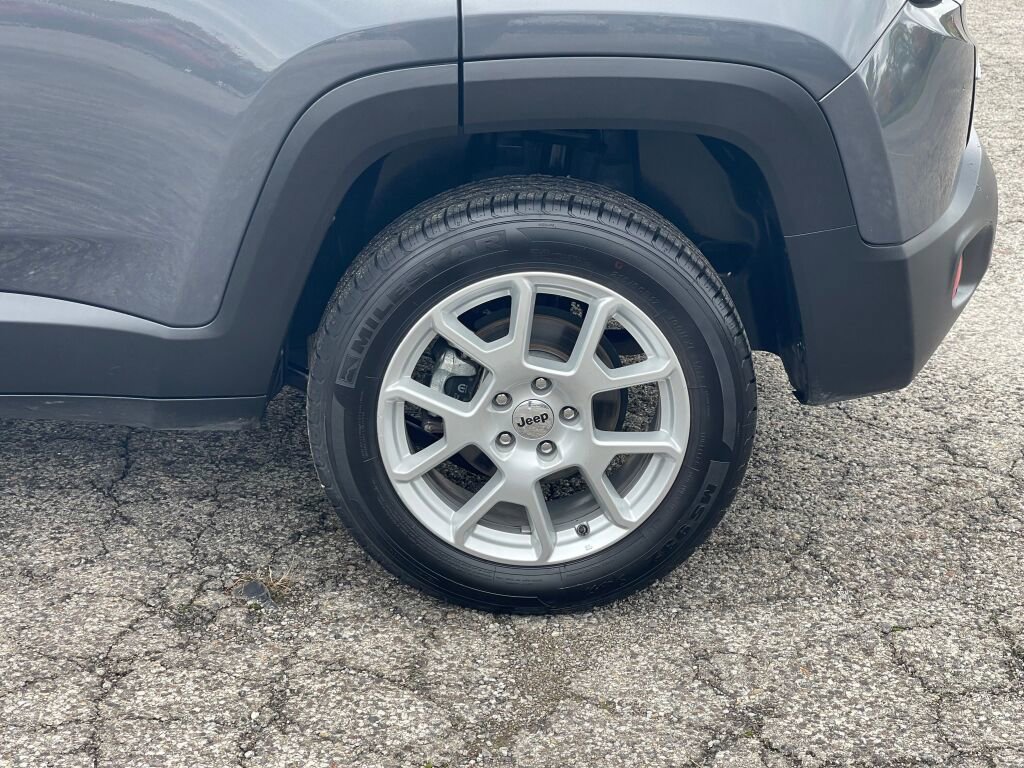 Used 2022 Jeep Renegade Latitude image 25
