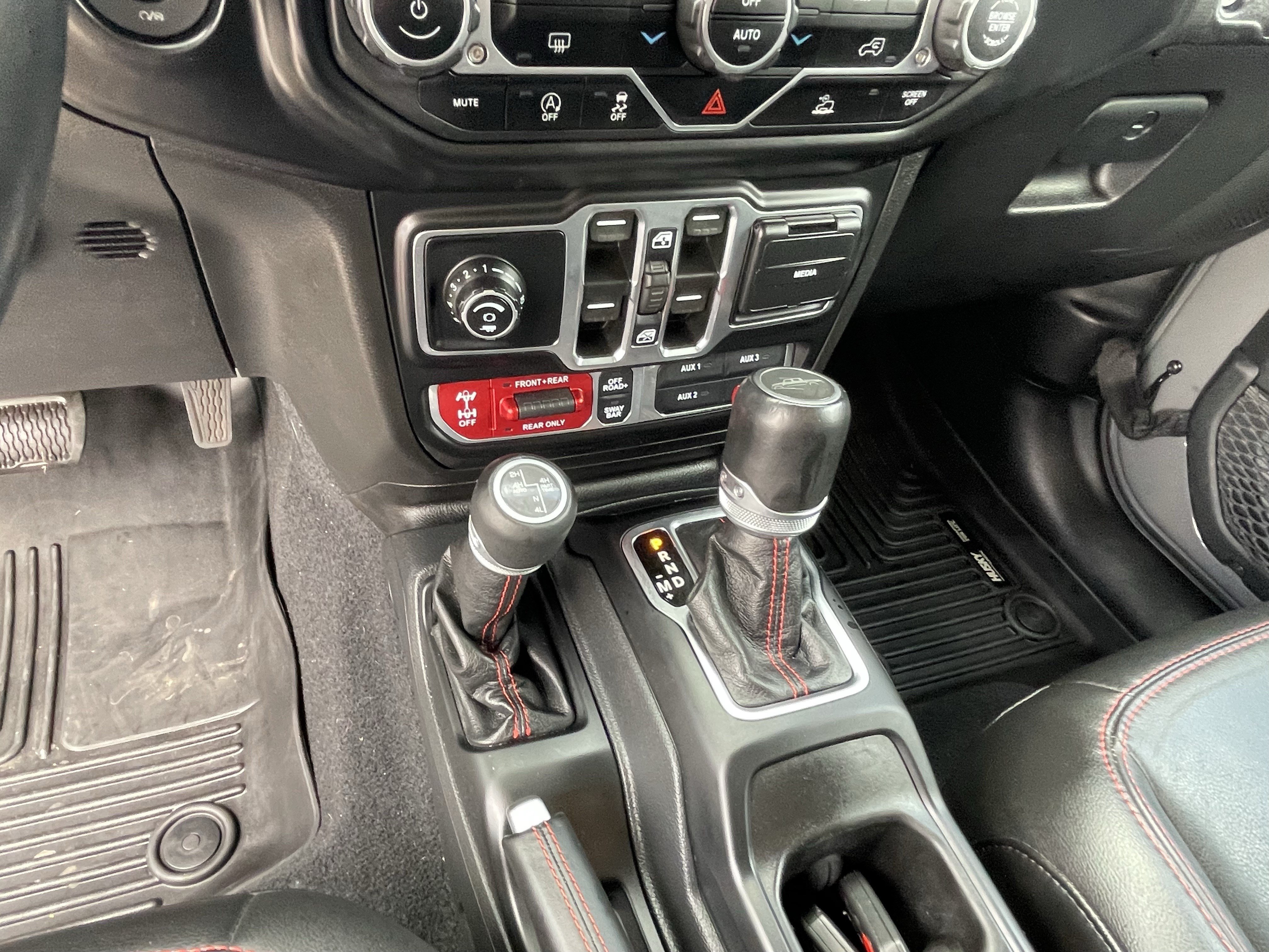 Used 2022 Jeep Gladiator Rubicon w/ Trailer Tow Package AWD/4WD image 25