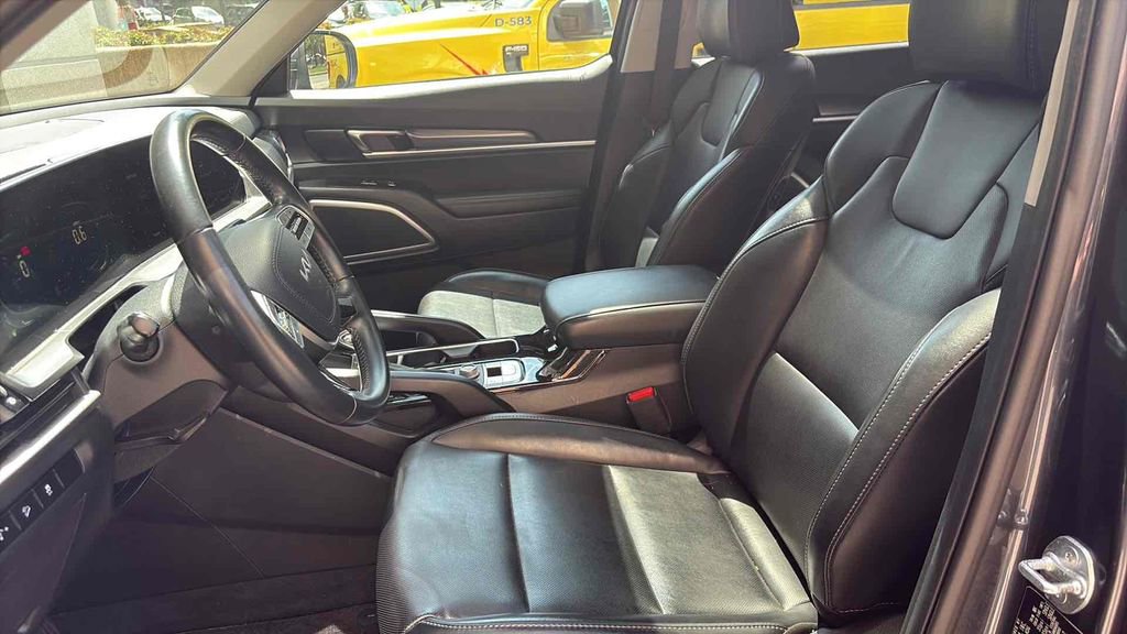 Used 2024 Kia Telluride S w/ S Sunroof Package image 16