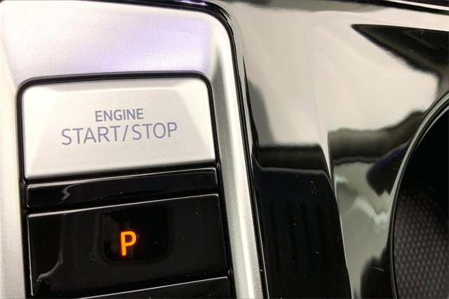 Used 2025 Volkswagen Atlas SEL Premium R-Line image 33