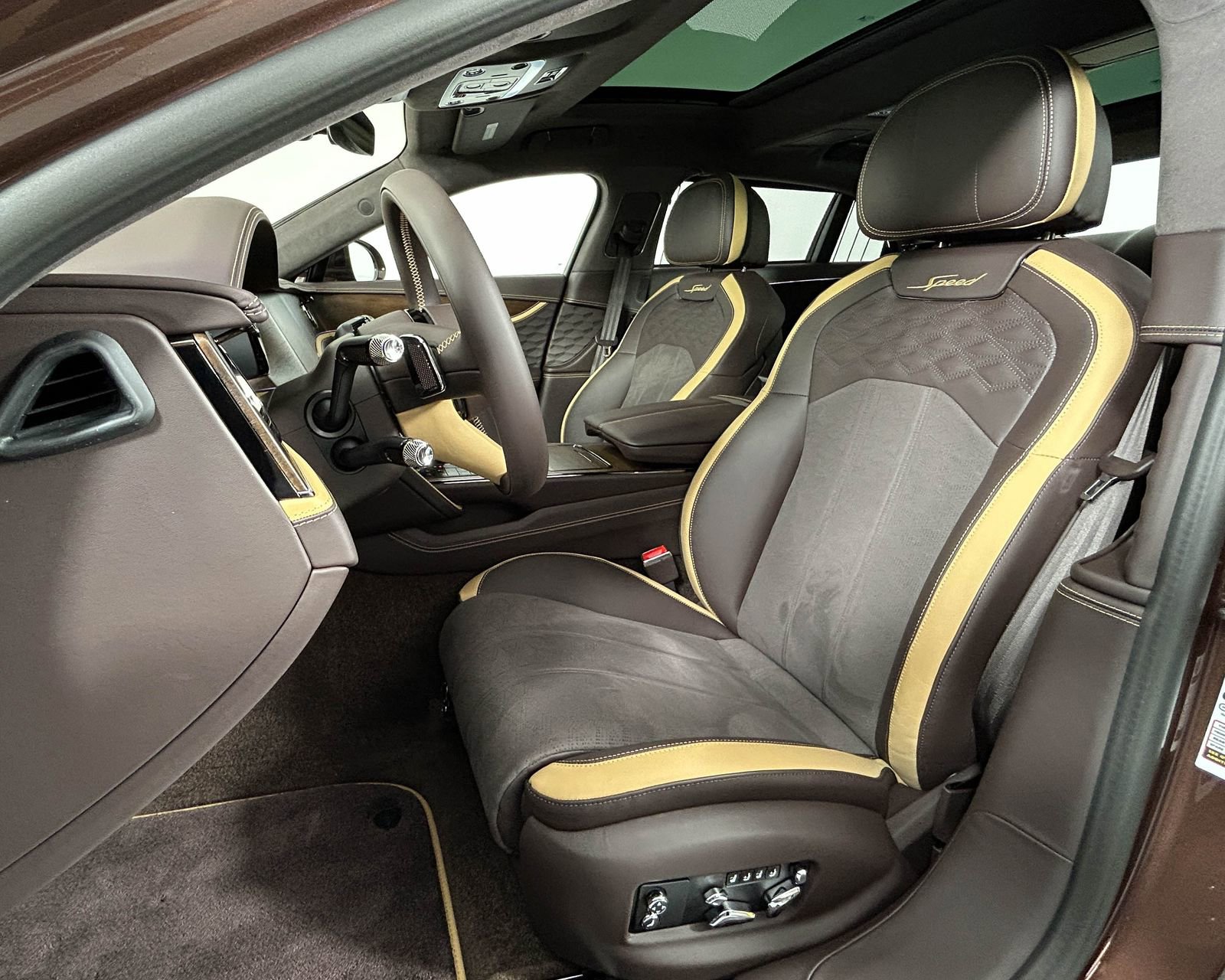 New 2026 Bentley Flying Spur Plug-In Hybrid image 16