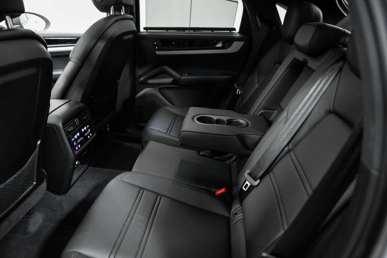 Certified 2025 Porsche Cayenne S AWD/4WD image 37