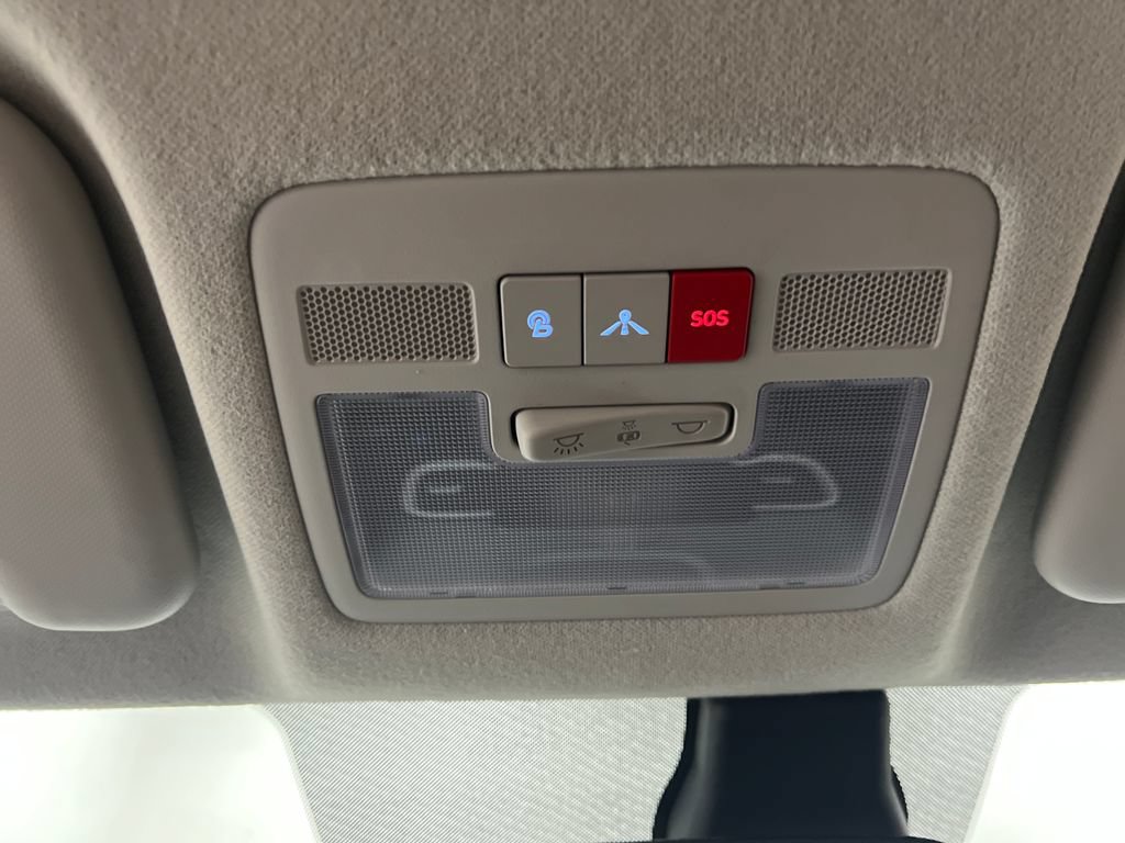 Used 2025 Hyundai Venue Limited FWD image 22