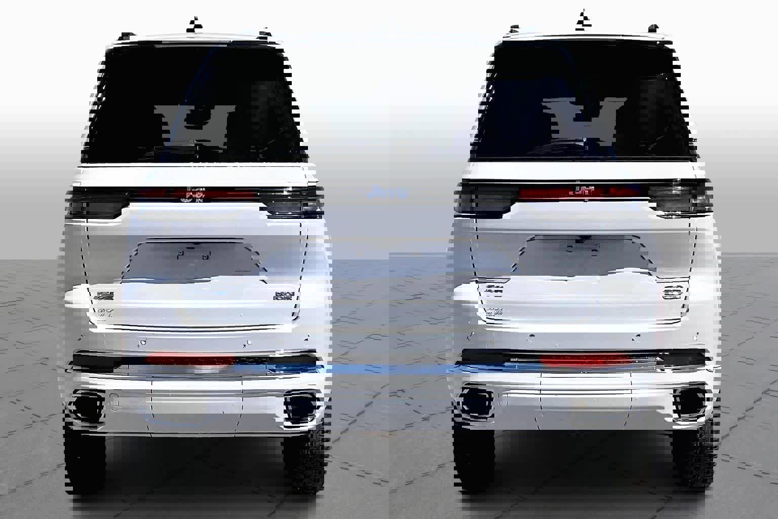 Used 2022 Jeep Grand Cherokee Overland w/ Luxury Tech Group IV image 5