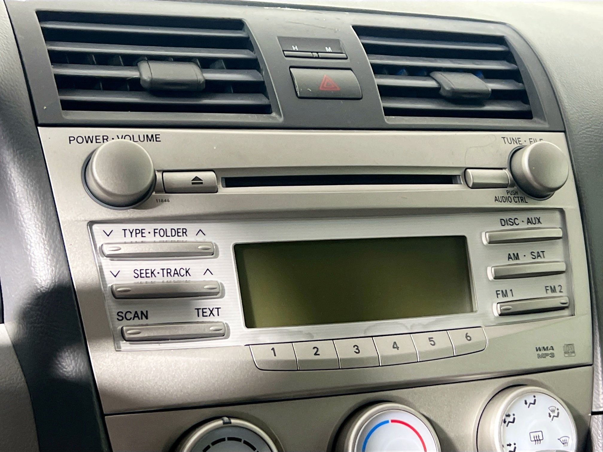 Used 2010 Toyota Camry LE FWD image 27