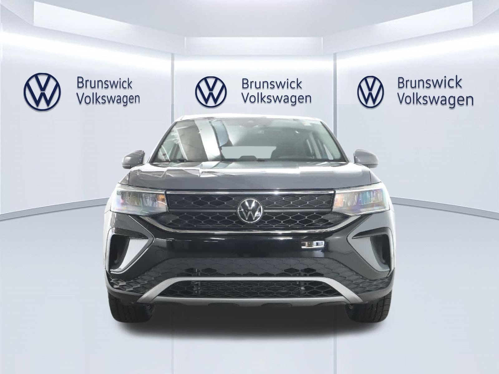 Certified 2023 Volkswagen Taos SE w/ Panoramic Sunroof Package AWD/4WD image 5