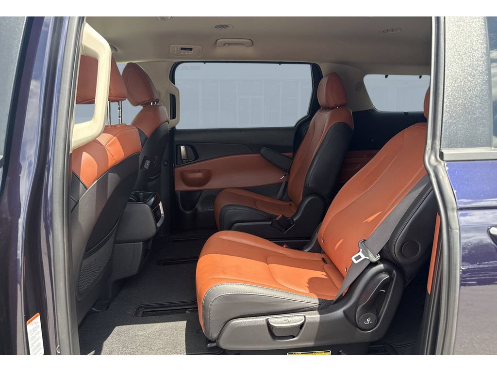 Used 2025 Kia Carnival EX FWD image 14