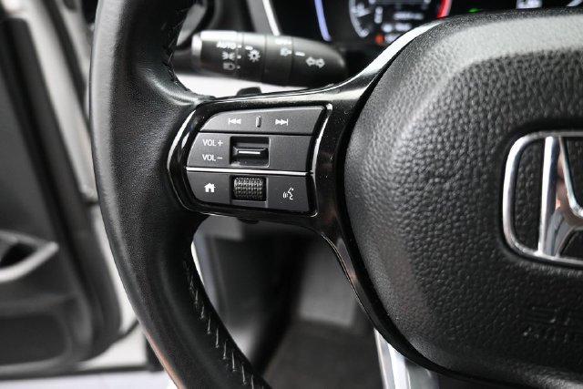 Certified 2024 Honda Pilot Touring image 3