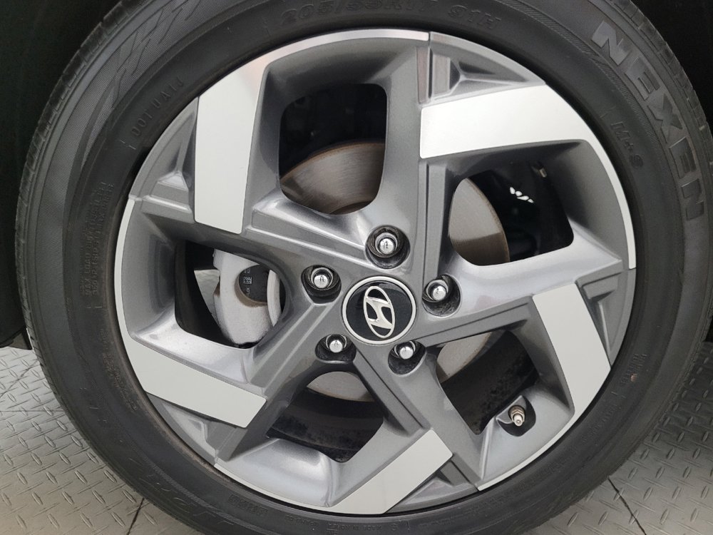 Used 2023 Hyundai Venue SEL w/ Cargo Package FWD image 31