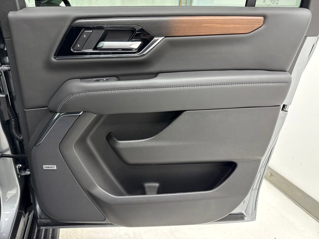 New 2026 GMC Yukon XL Denali w/ Sun & Power Step Package image 11