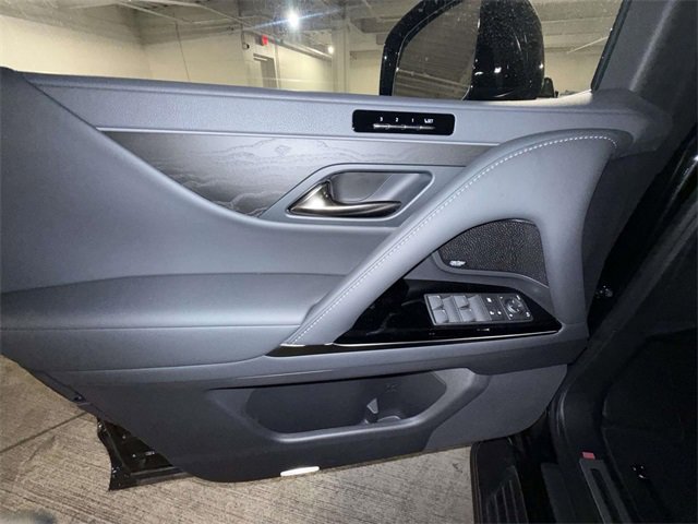 New 2025 Lexus LX 600 4WD w/ Luxury Package image 15