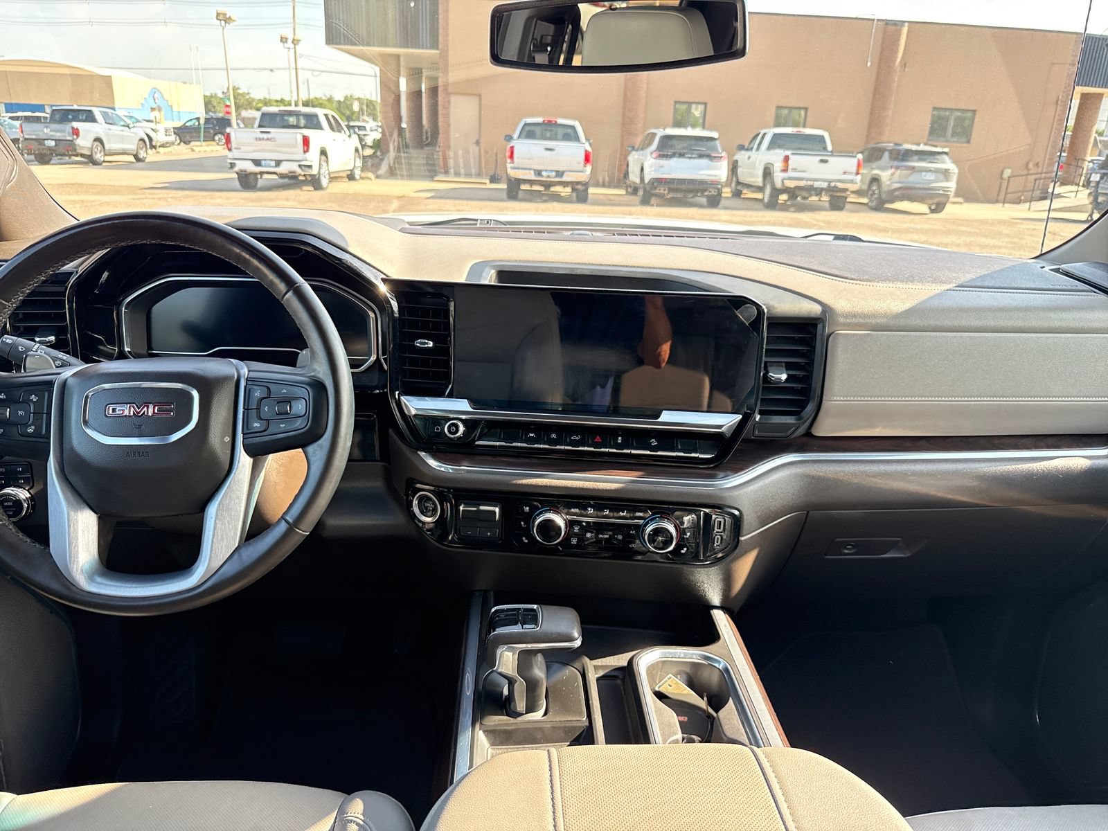 Used 2023 GMC Sierra 1500 SLT w/ SLT Premium Package AWD/4WD image 14
