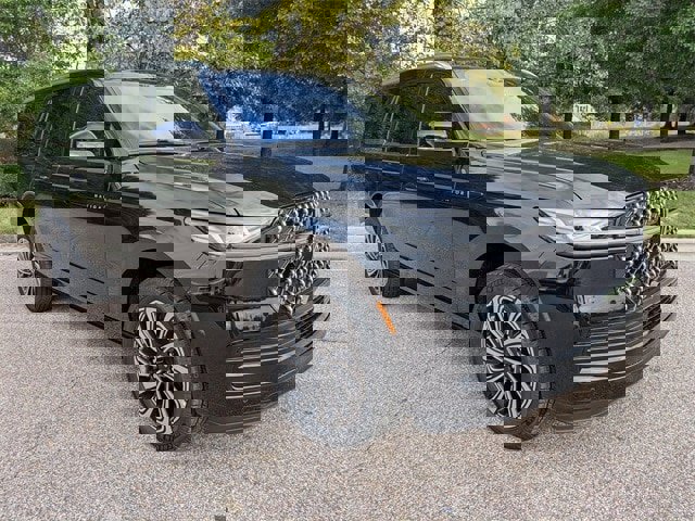 New 2025 Lincoln Navigator Reserve w/ Jet Appearance Package image 4