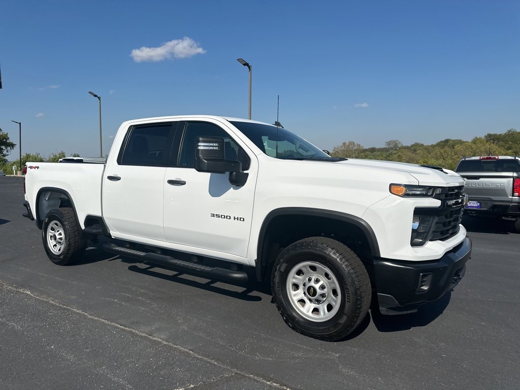 Used 2024 Chevrolet Silverado 3500 W/T image 3