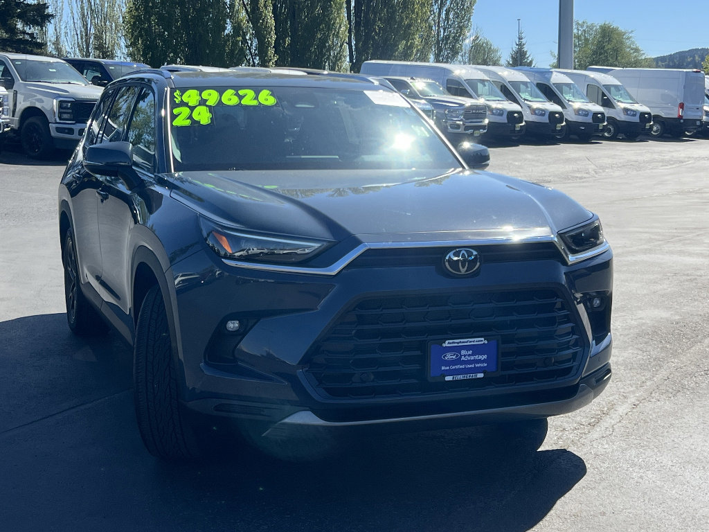 Used 2024 Toyota Grand Highlander AWD image 4