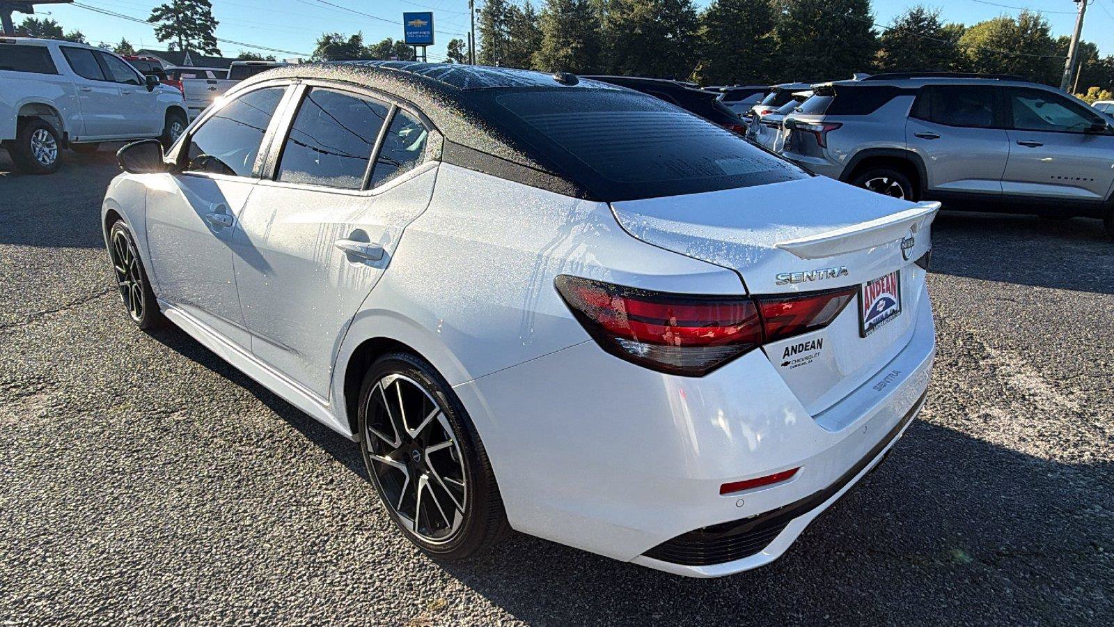 Used 2025 Nissan Sentra SR w/ SR Premium Package FWD image 11