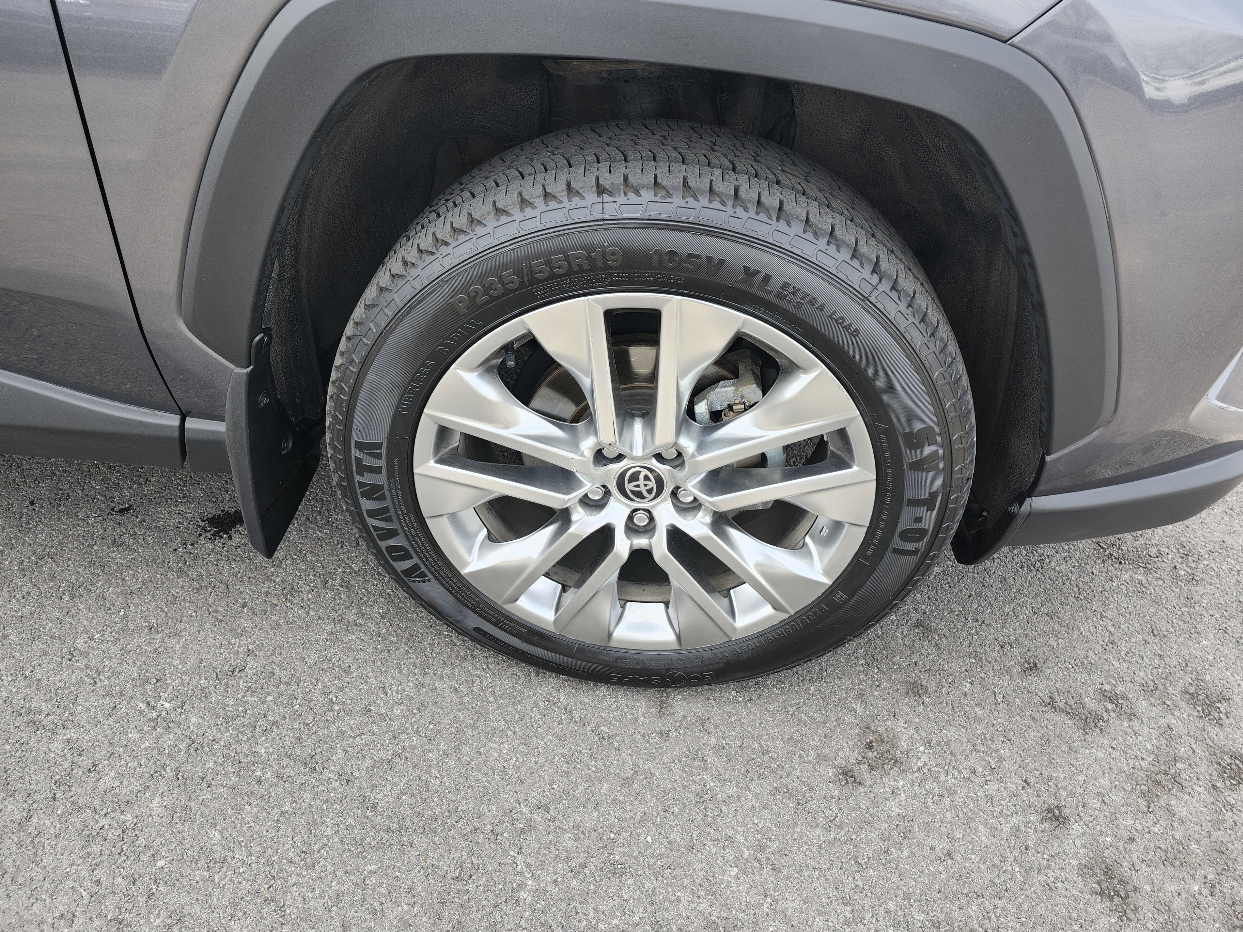 Used 2021 Toyota RAV4 XLE Premium image 12