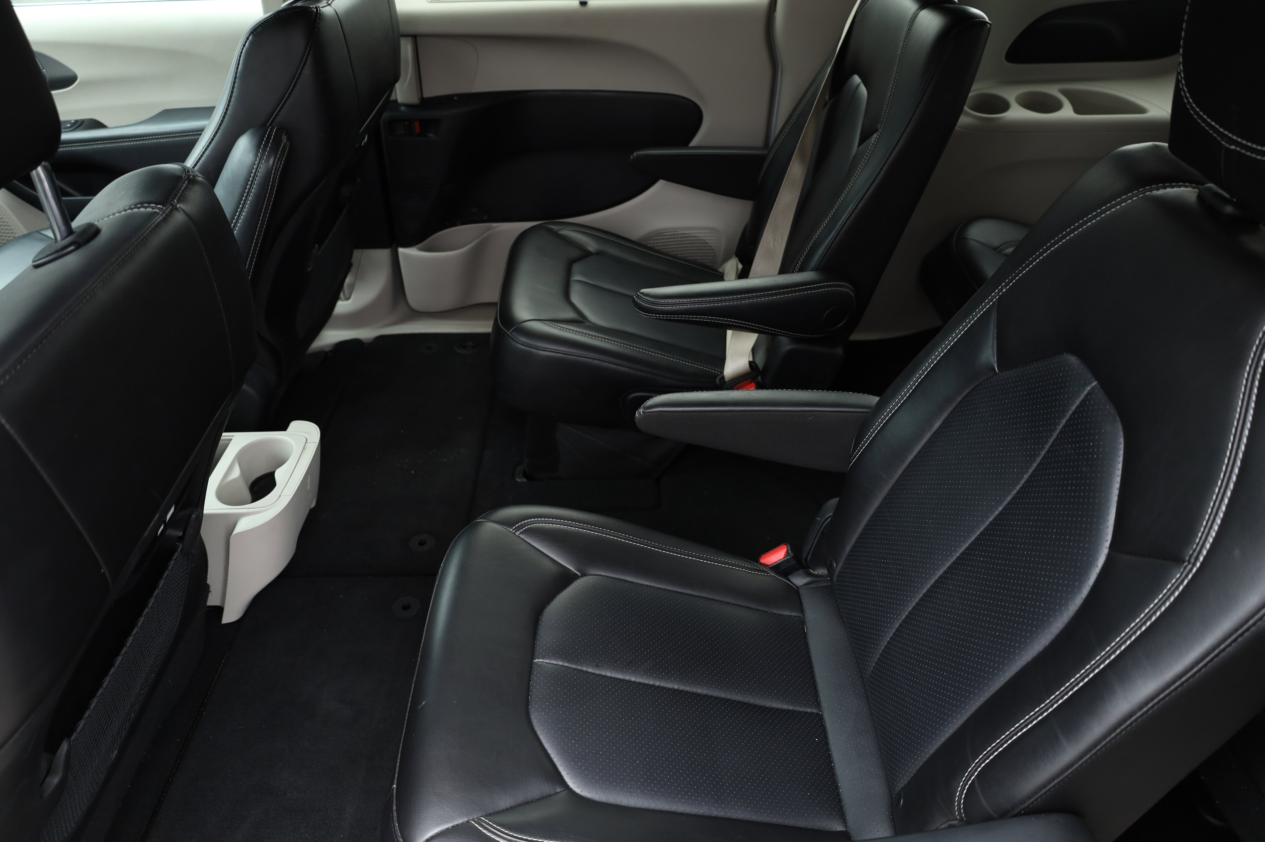 Used 2023 Chrysler Pacifica Touring-L image 20