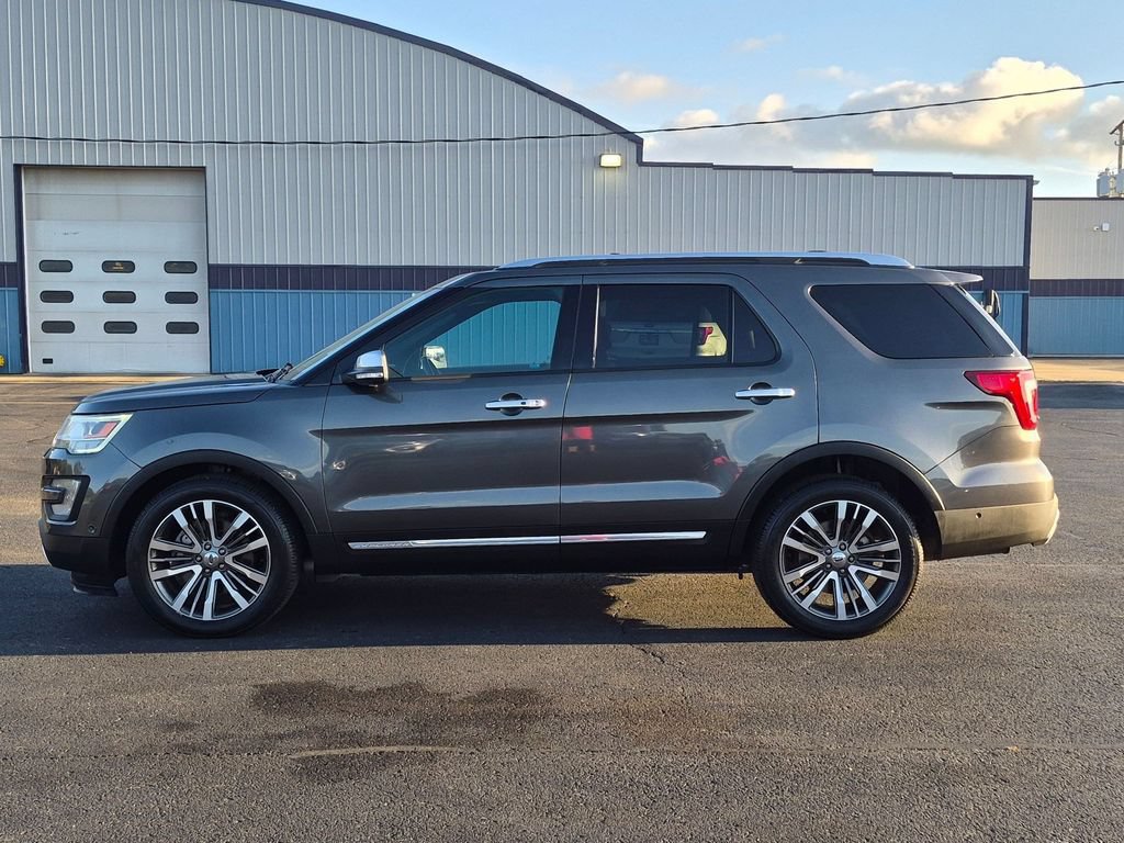 Used 2017 Ford Explorer Platinum AWD/4WD image 4