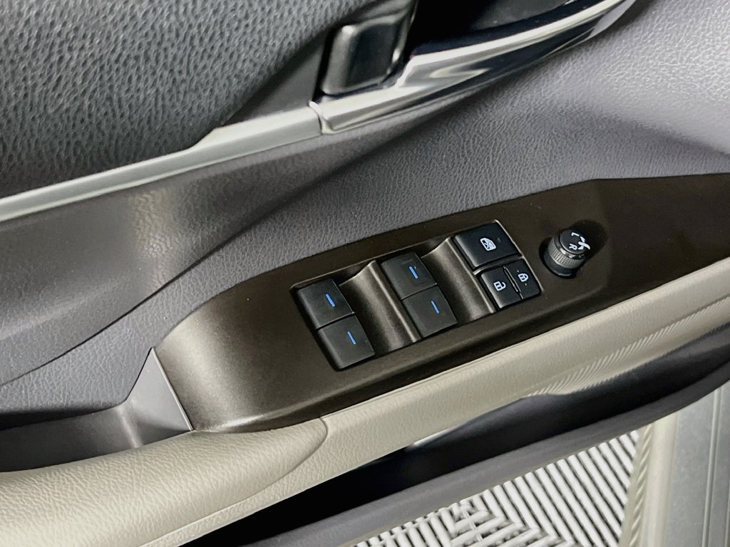 Used 2022 Toyota Camry SE w/ Audio Upgrade Package FWD image 14