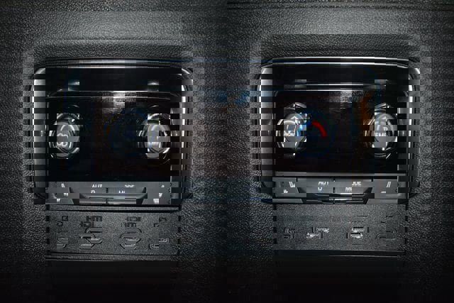 New 2026 Chevrolet Suburban Premier image 42