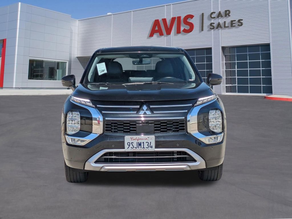 Used 2025 Mitsubishi Outlander SE AWD/4WD image 2
