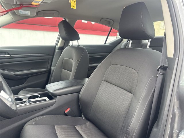 Used 2024 Nissan Altima 2.5 SV image 11