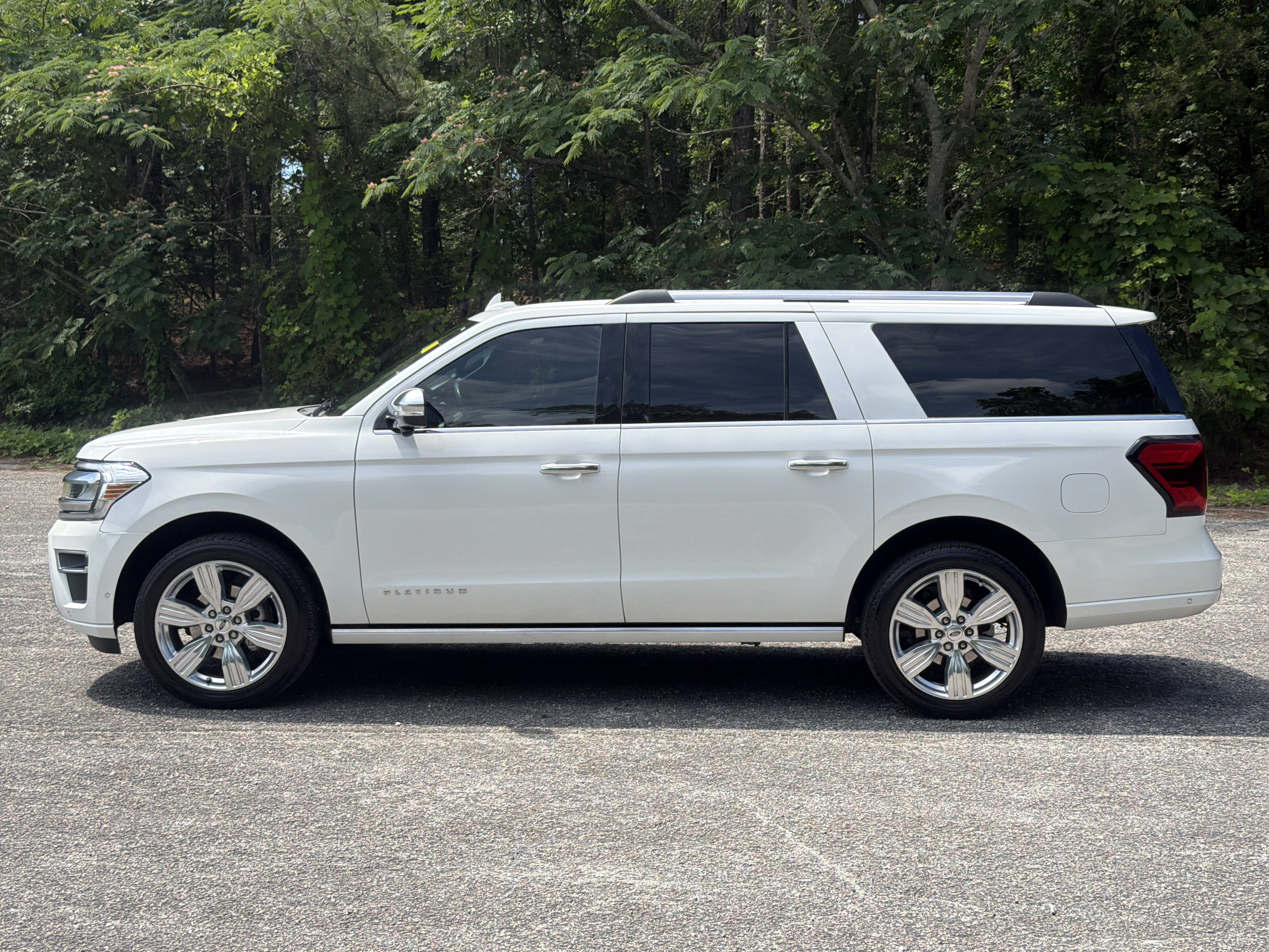 Used 2024 Ford Expedition Max Platinum AWD/4WD image 6