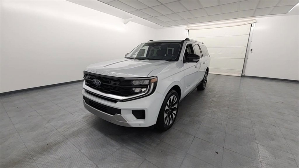 New 2025 Ford Expedition Max Platinum w/ Driver's Package image 3