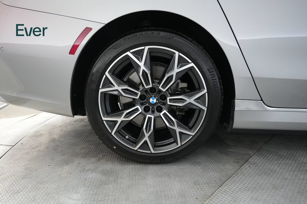 Used 2023 BMW i7 xDrive60 AWD/4WD image 22