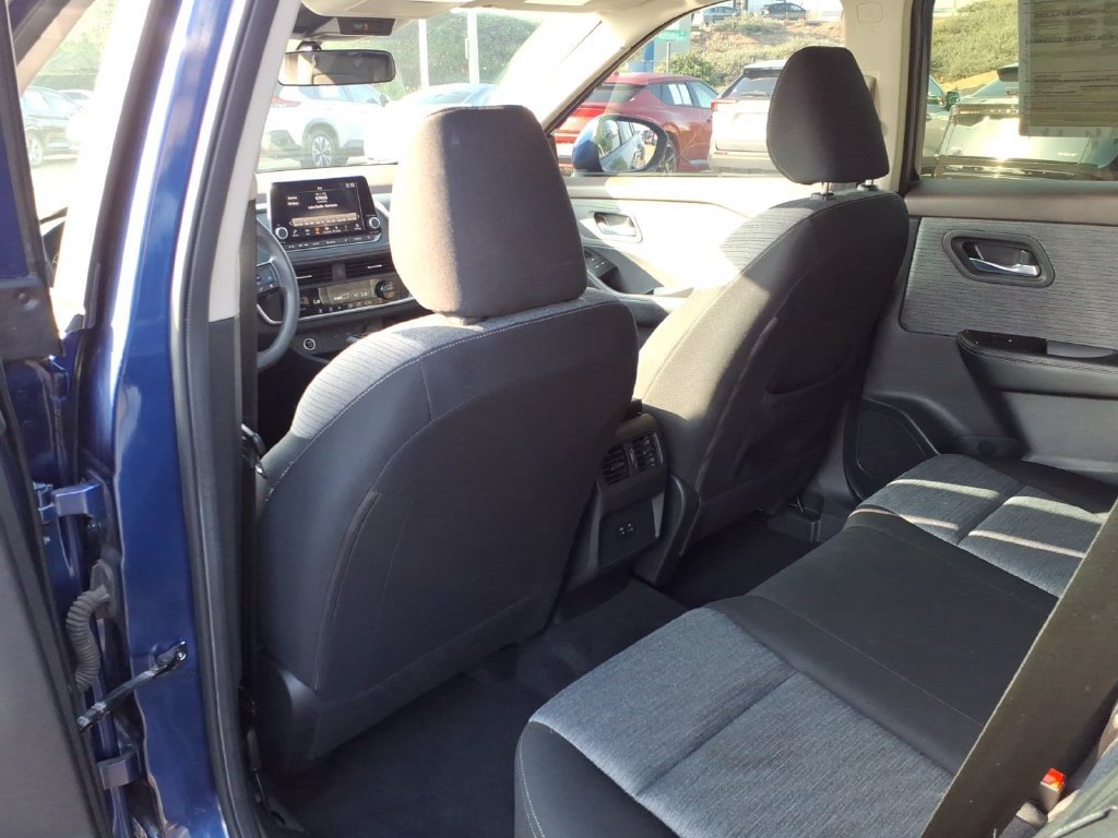Certified 2023 Nissan Rogue SV FWD image 11