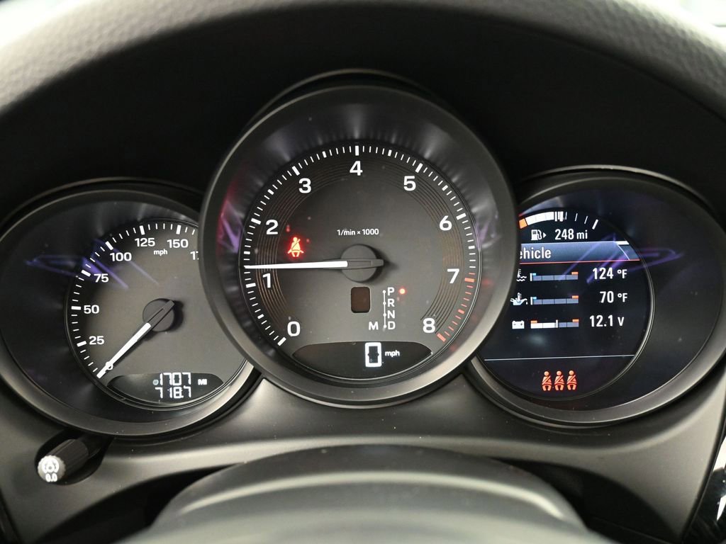 Certified 2025 Porsche Macan image 19