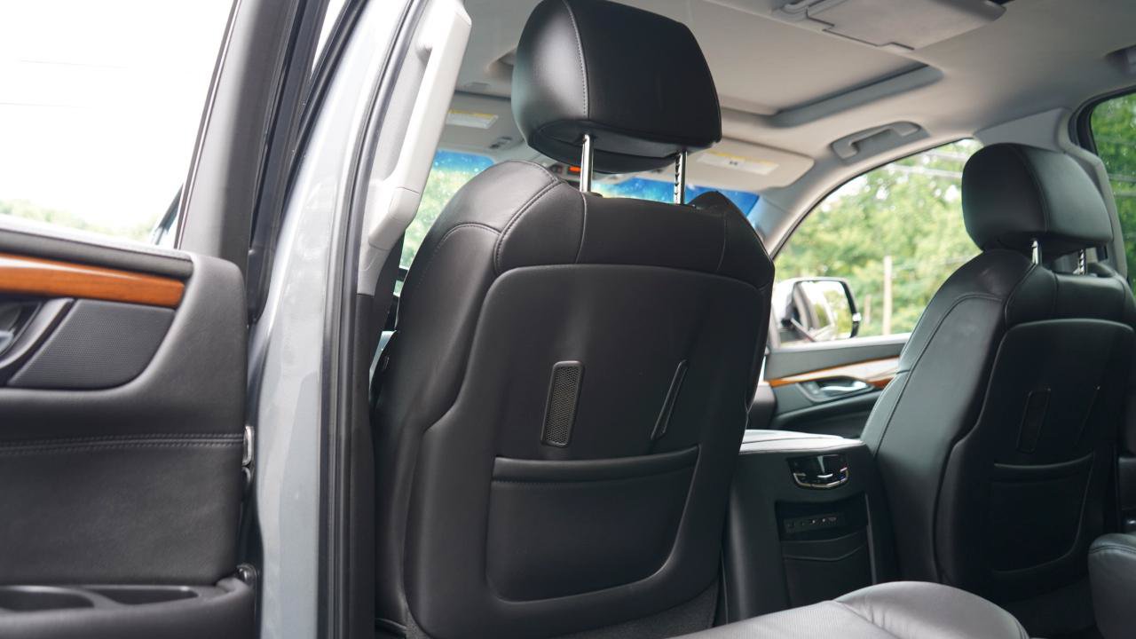 Used 2019 Cadillac Escalade ESV Luxury AWD/4WD image 51