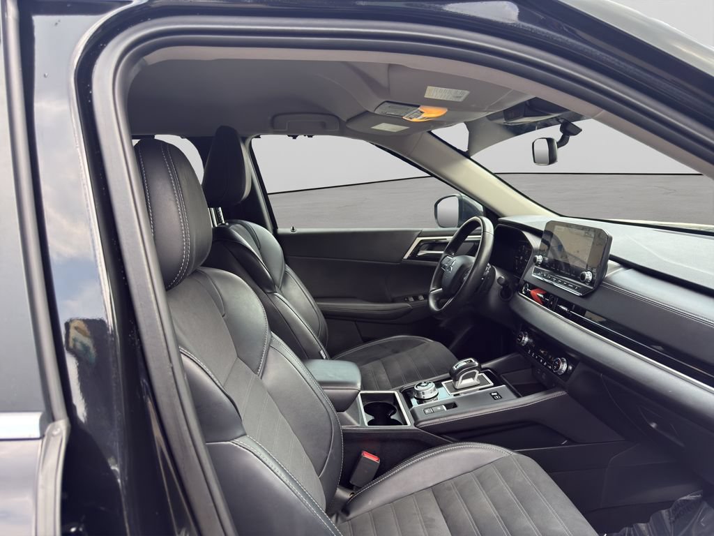 Used 2024 Mitsubishi Outlander SE AWD/4WD image 19