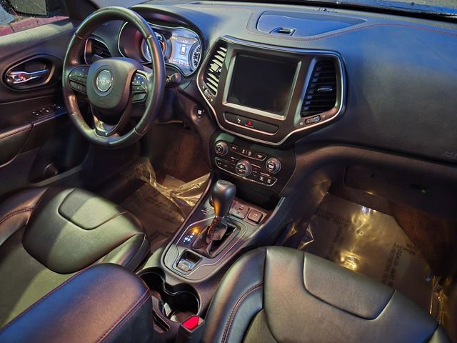 Used 2019 Jeep Cherokee Trailhawk AWD/4WD image 10