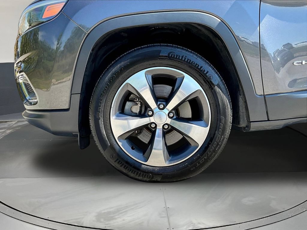 Used 2019 Jeep Cherokee Limited AWD/4WD image 38