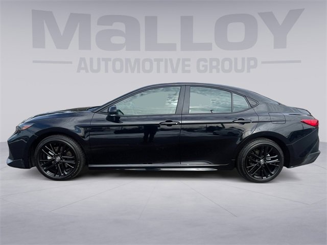 Used 2026 Toyota Camry SE image 2