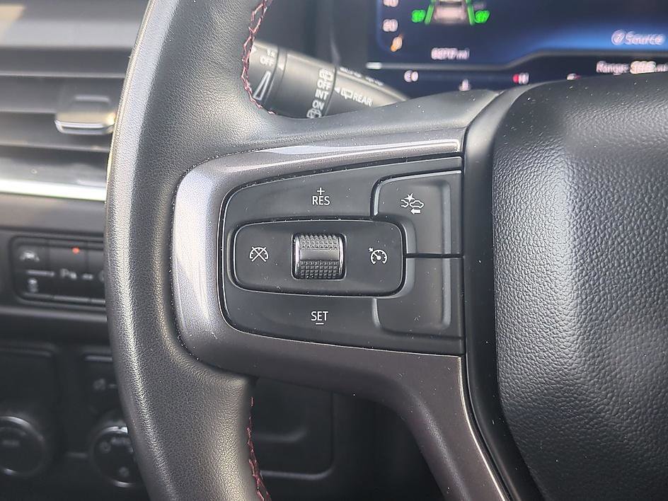 Used 2024 Chevrolet Suburban RST RWD image 16